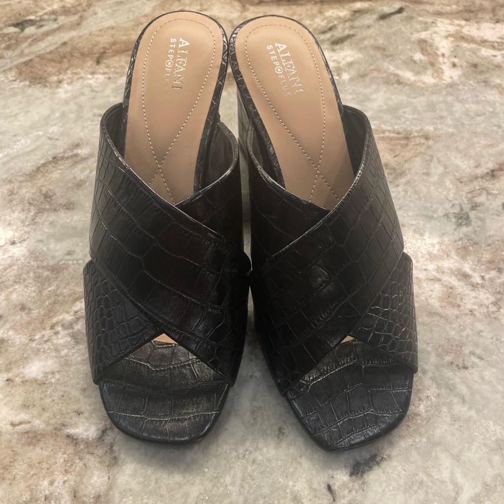 Alfani wedge heels size 11